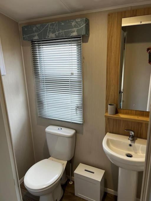 Sandy Bay Caravan Getaway 滨海纽比金 外观 照片