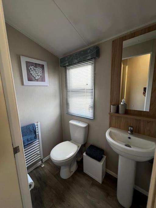 Sandy Bay Caravan Getaway 滨海纽比金 外观 照片