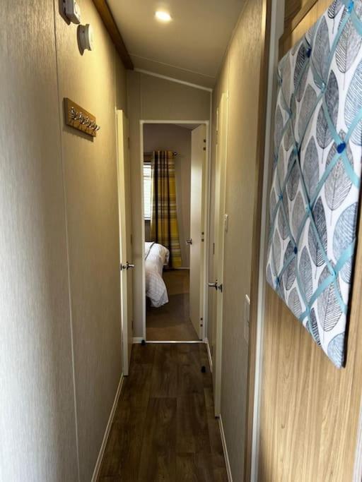 Sandy Bay Caravan Getaway 滨海纽比金 外观 照片