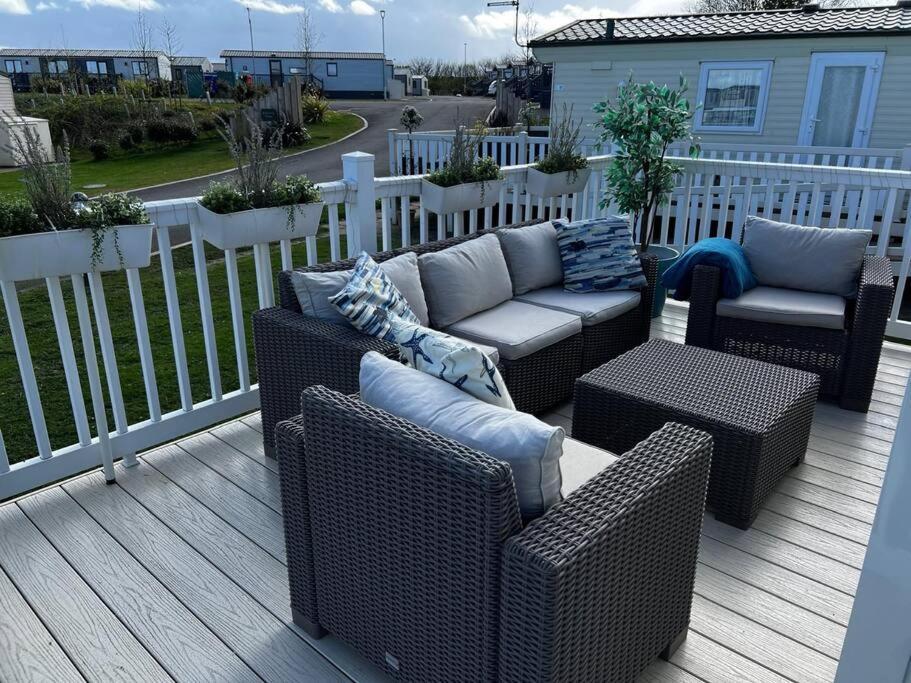 Sandy Bay Caravan Getaway 滨海纽比金 外观 照片